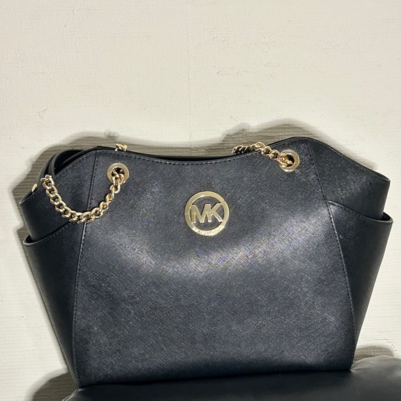 Michael Kors Jet Set Shoulder Bag - Picture 1 of 2